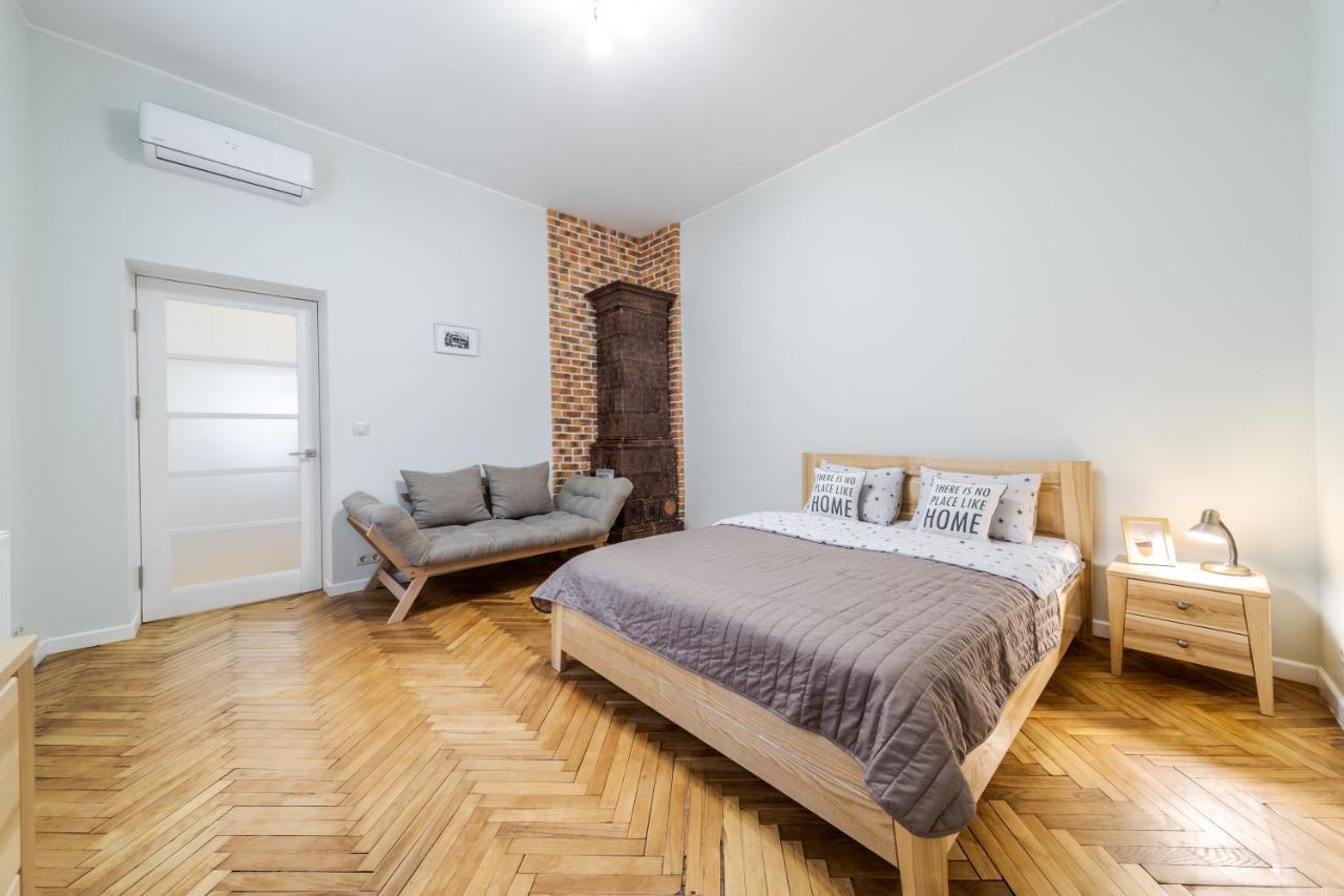 Inshiapartments On Teodora Square Leopoli Esterno foto